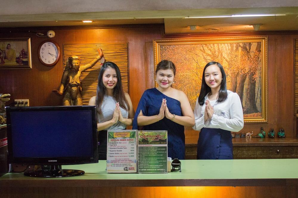 Sawasdee House Hotell Bangkok Exteriör bild